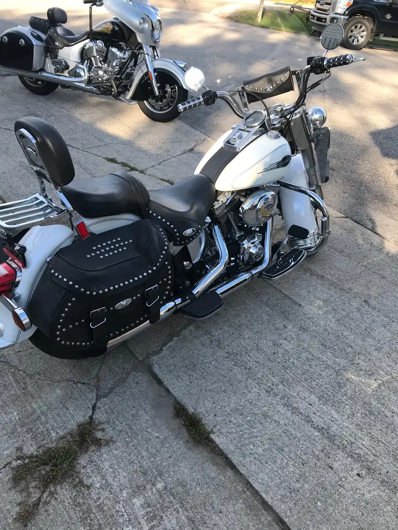 2005 Harley-Davidson Heritage Softail Classic | $ 8,100 | 64,000