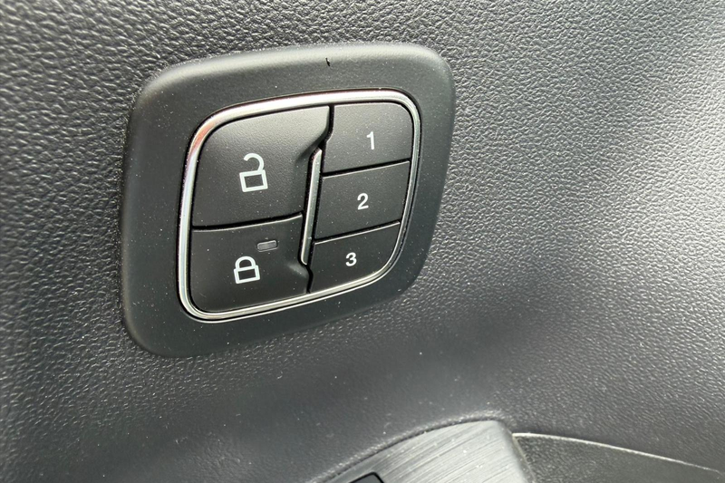 Ford Kuga 2.5 PHEV ST-Line X | Winterpack | Driver ass pack — photo 11