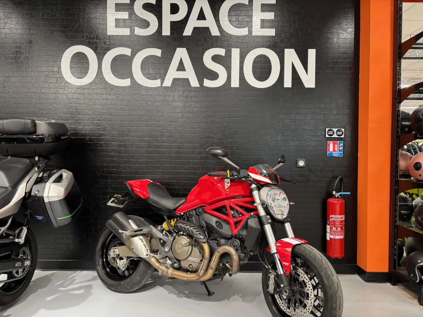 Ducati Monster 821 Rouge - 1