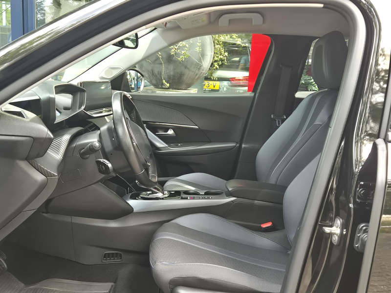 Peugeot e-2008 EV Allure 50 kWh | SOH 88,06% | Navigatie | Apple — photo 14