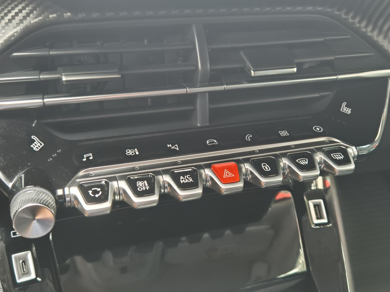 Peugeot e-2008 EV Allure 50 kWh | SOH 88,06% | Navigatie | Apple — photo 22