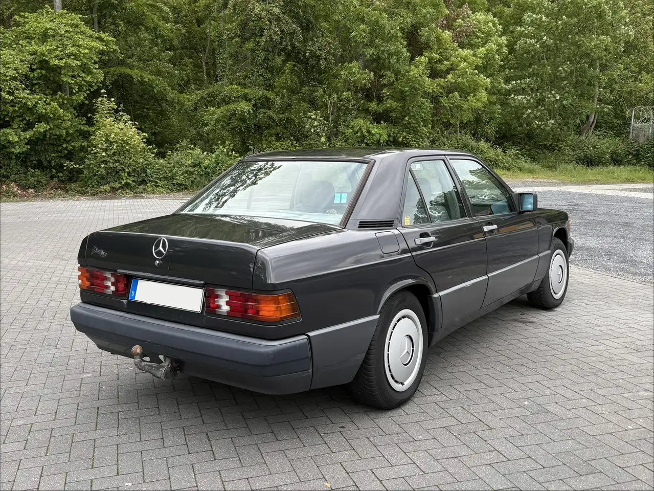 Mercedes-Benz 190 E, foto 2