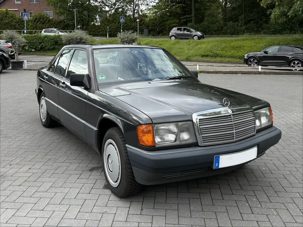 Mercedes-Benz 190 E, foto 1