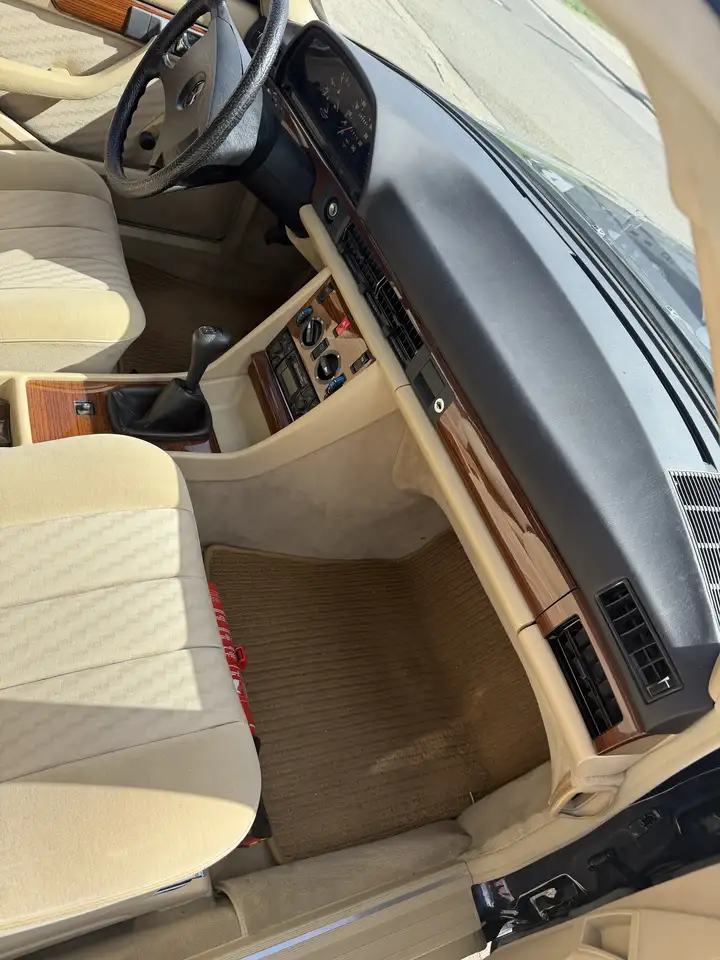 Mercedes-Benz S 260 SE, foto 7