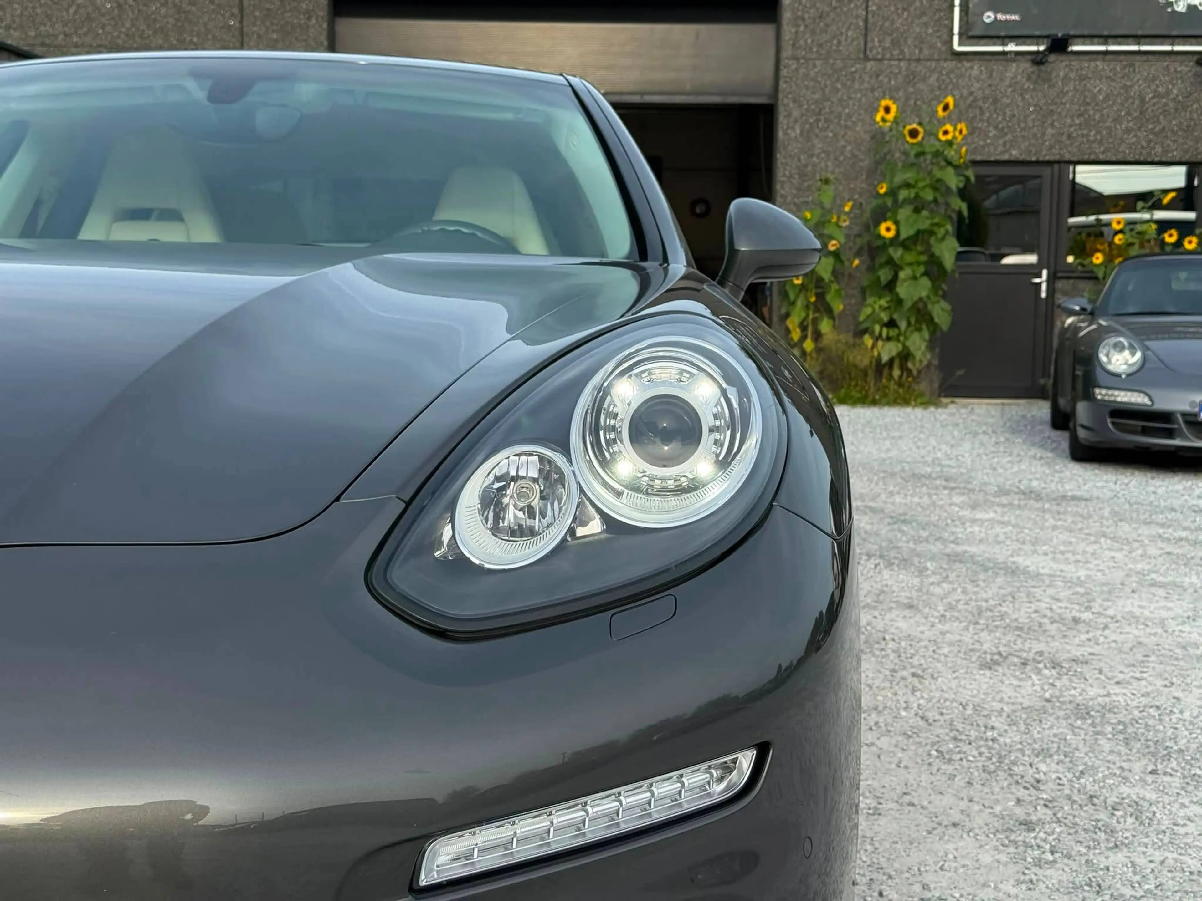 Porsche Panamera diesel/edition/1st owner/xenon/camera/leder/cruise/bluetooth/129000km — photo 8