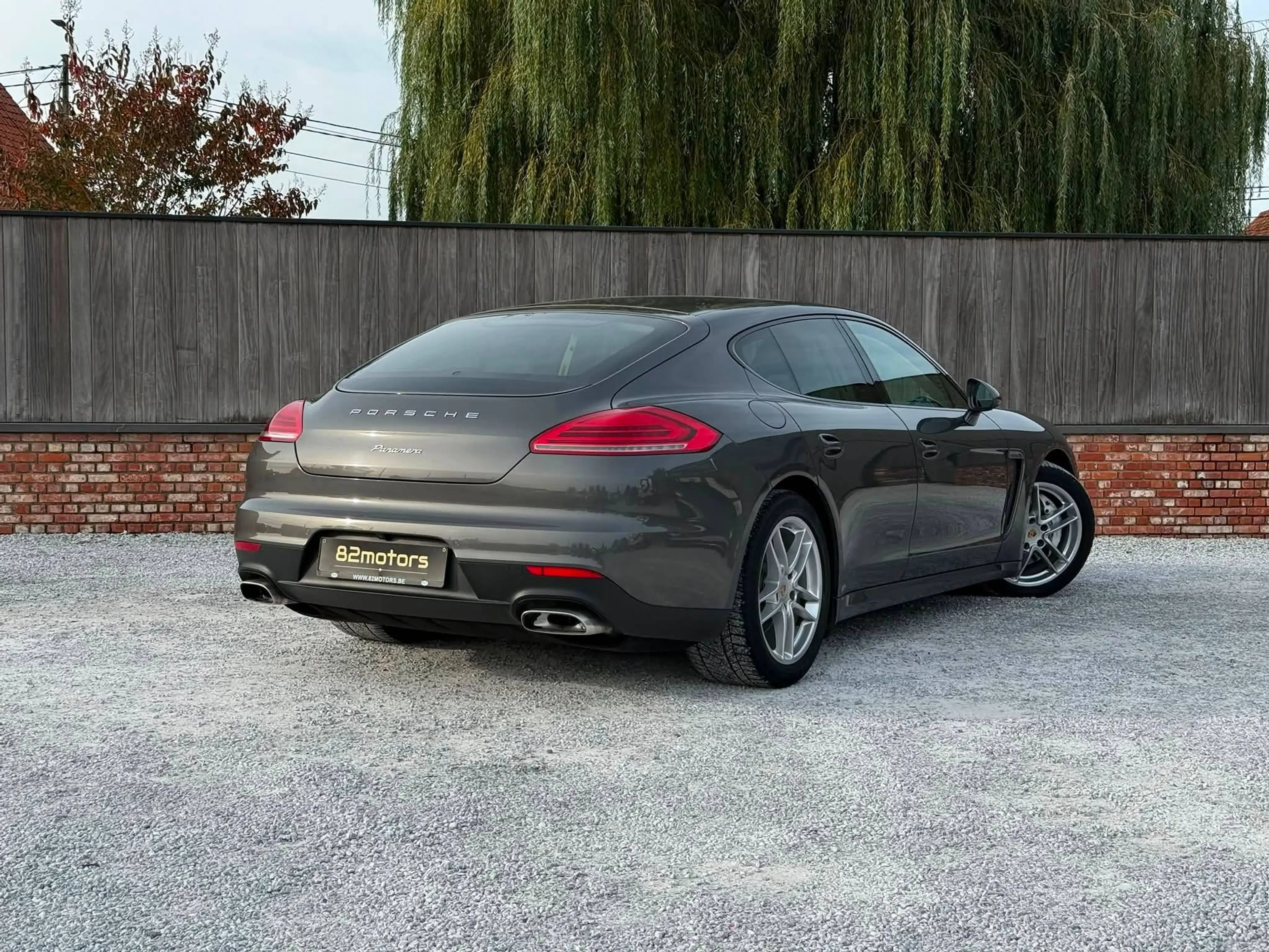 Porsche Panamera diesel/edition/1st owner/xenon/camera/leder/cruise/bluetooth/129000km — photo 2