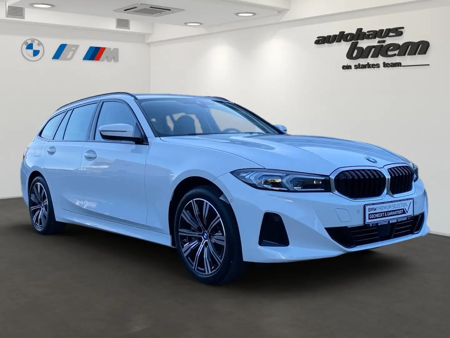 BMW 330 i xDrive Touring, ab 299,- € mtl. Rate Weiß - 2