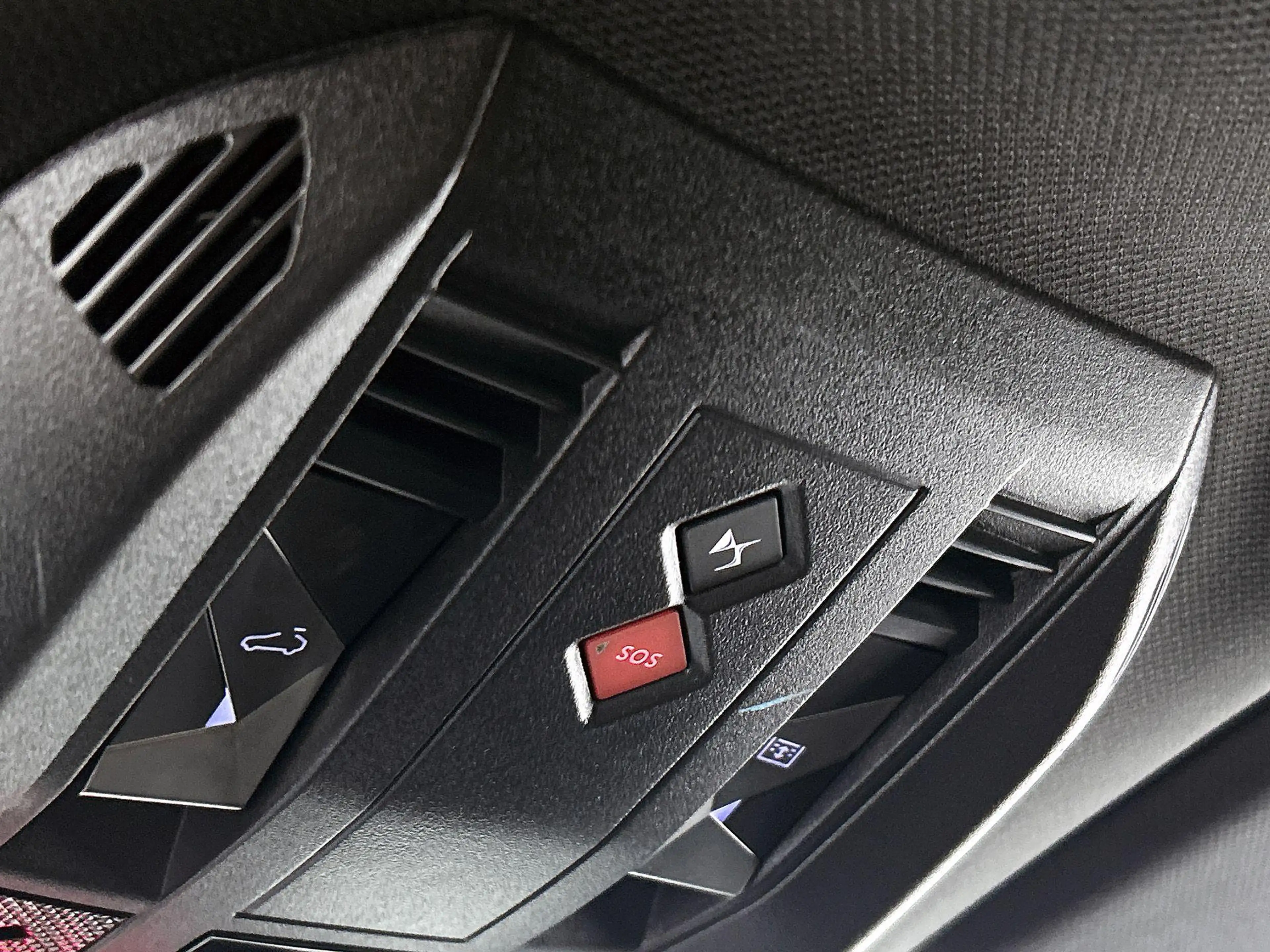 DS Automobiles DS 7 Crossback 1.2 PureTech Performance Line | Navigatie | Camera — photo 12