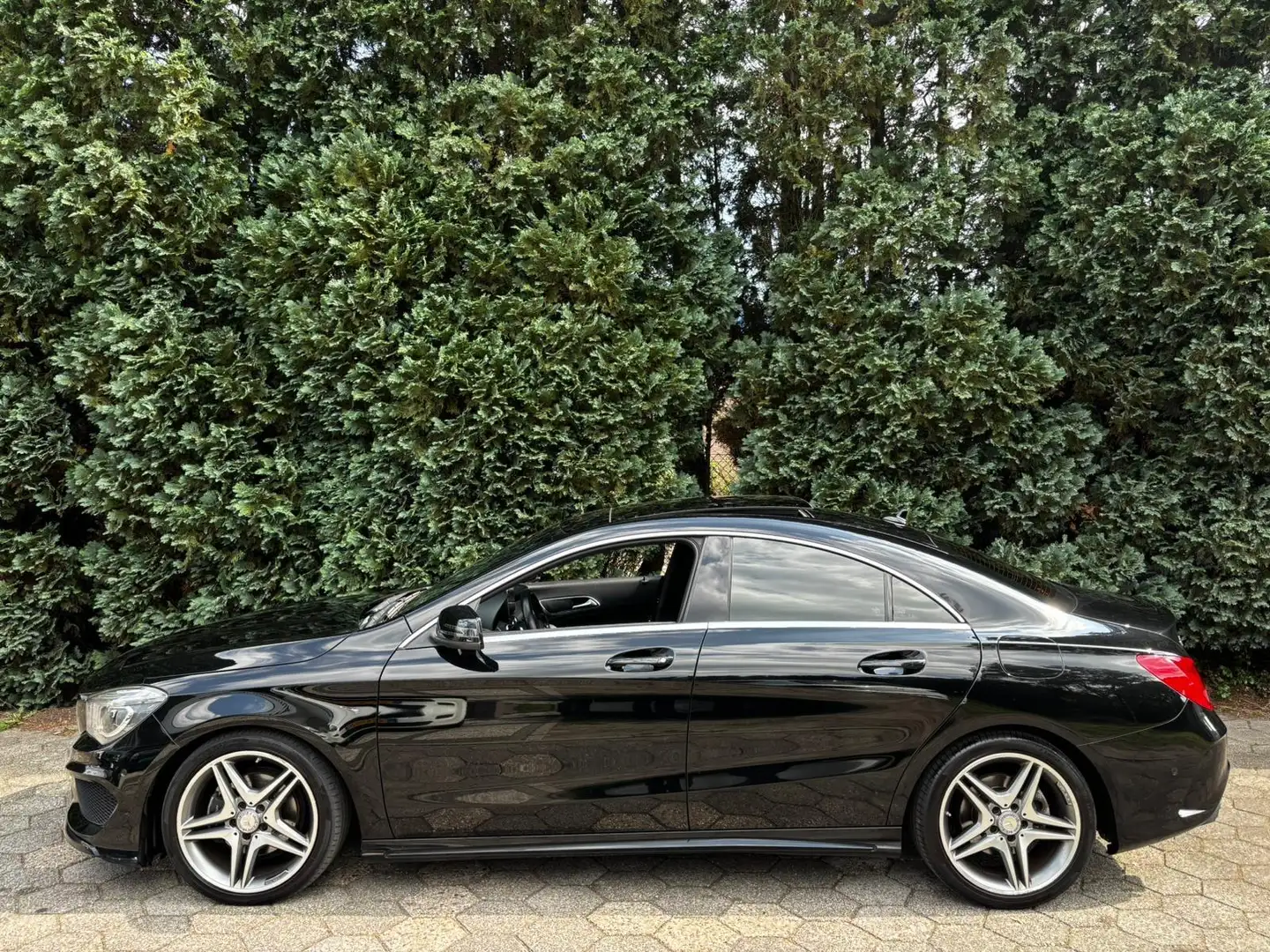 Mercedes-Benz CLA 180 | AMG Pack | Pano Negro - 2