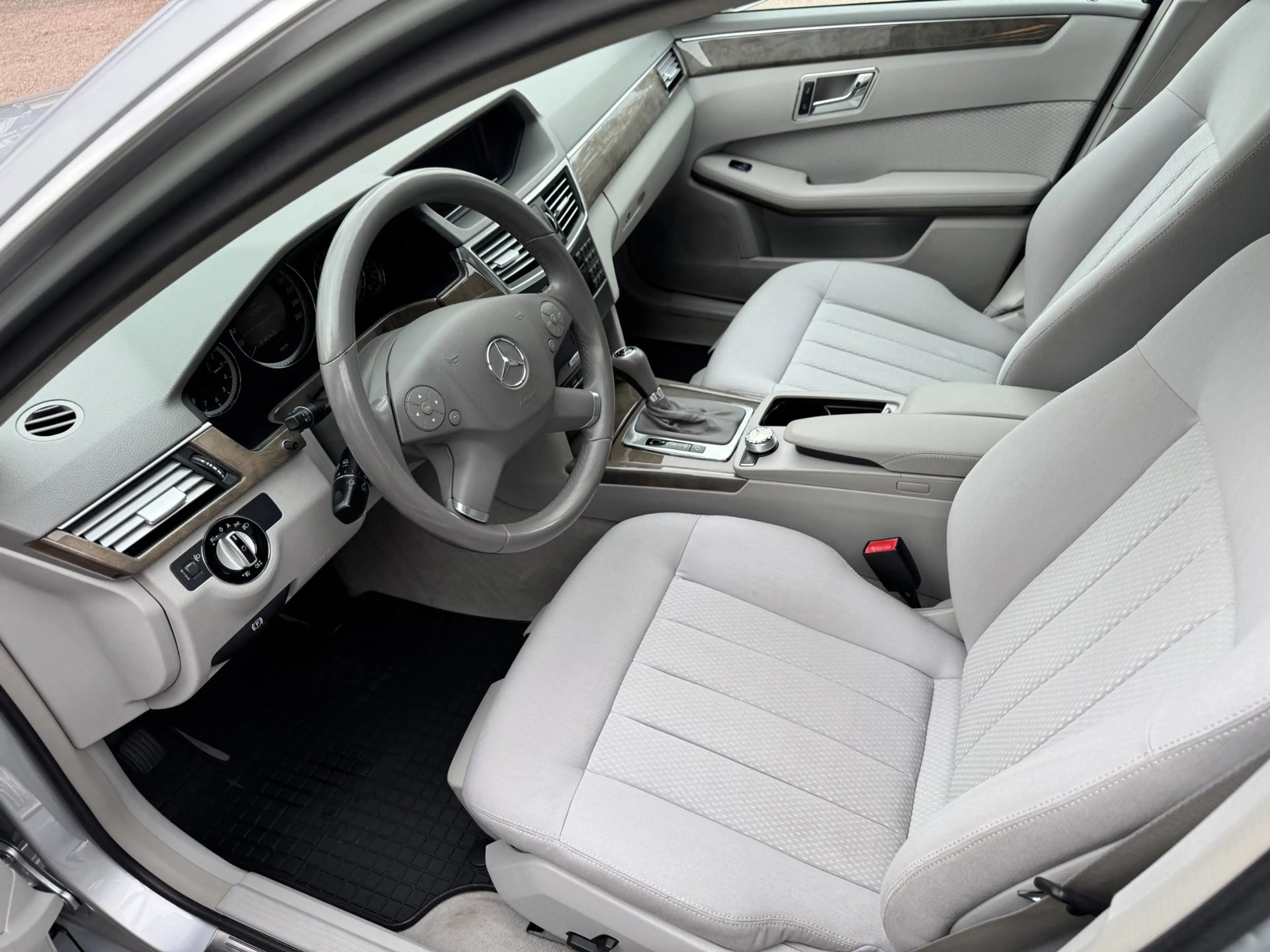 Mercedes-Benz E 250 CGI Elegance AUTOMAAT!! — photo 12