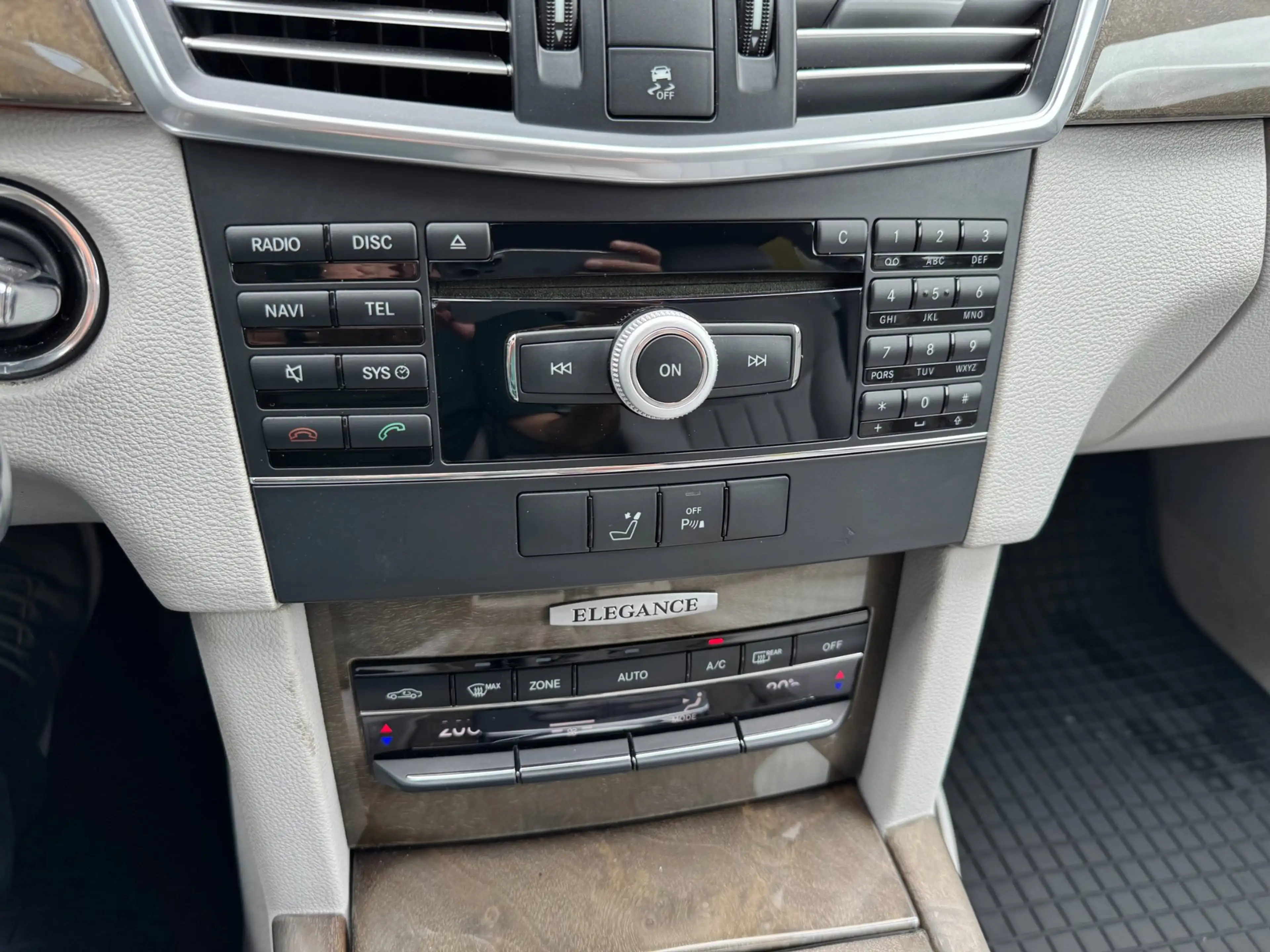 Mercedes-Benz E 250 CGI Elegance AUTOMAAT!! — photo 14