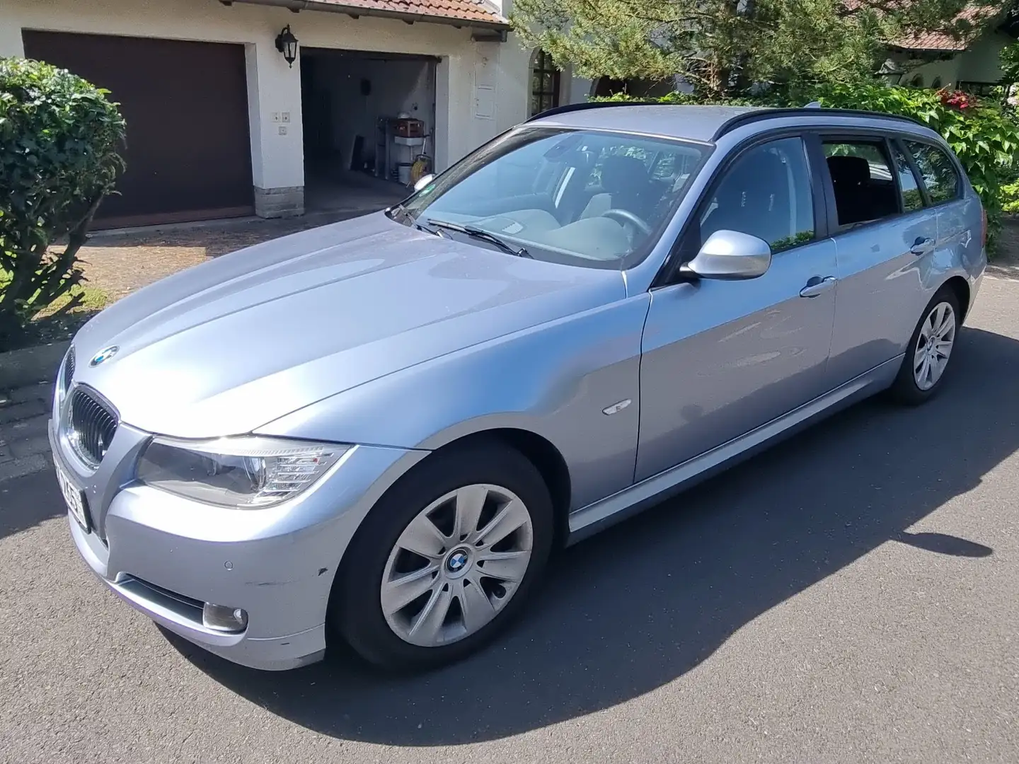 BMW 318 318d Touring - 1