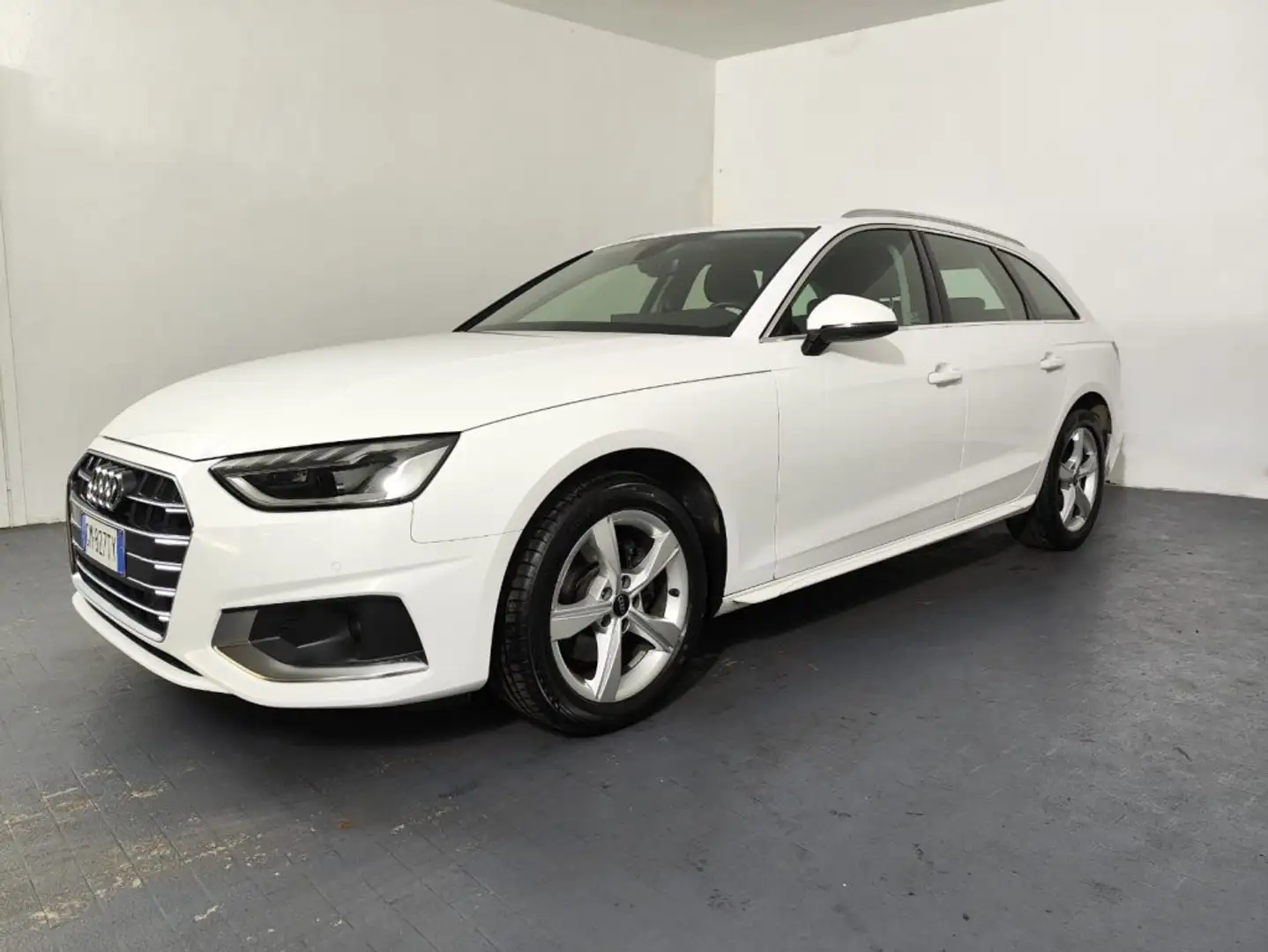 Audi A4 Avant 30 TDI/136 CV S tronic Business Advanced Bianco - 2