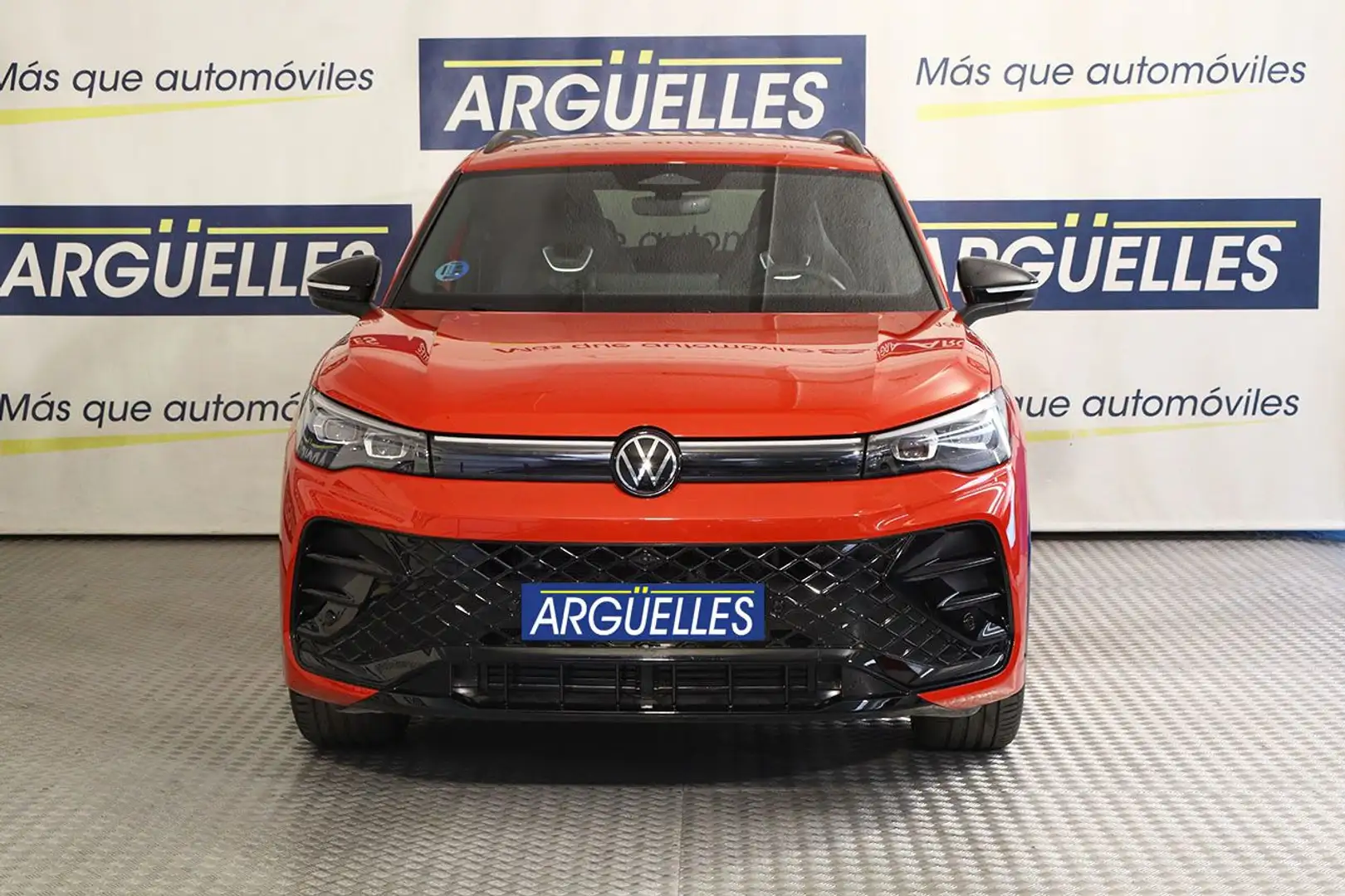 Volkswagen Tiguan R Line 1.5 eTSI 150cv DSG Rojo - 2