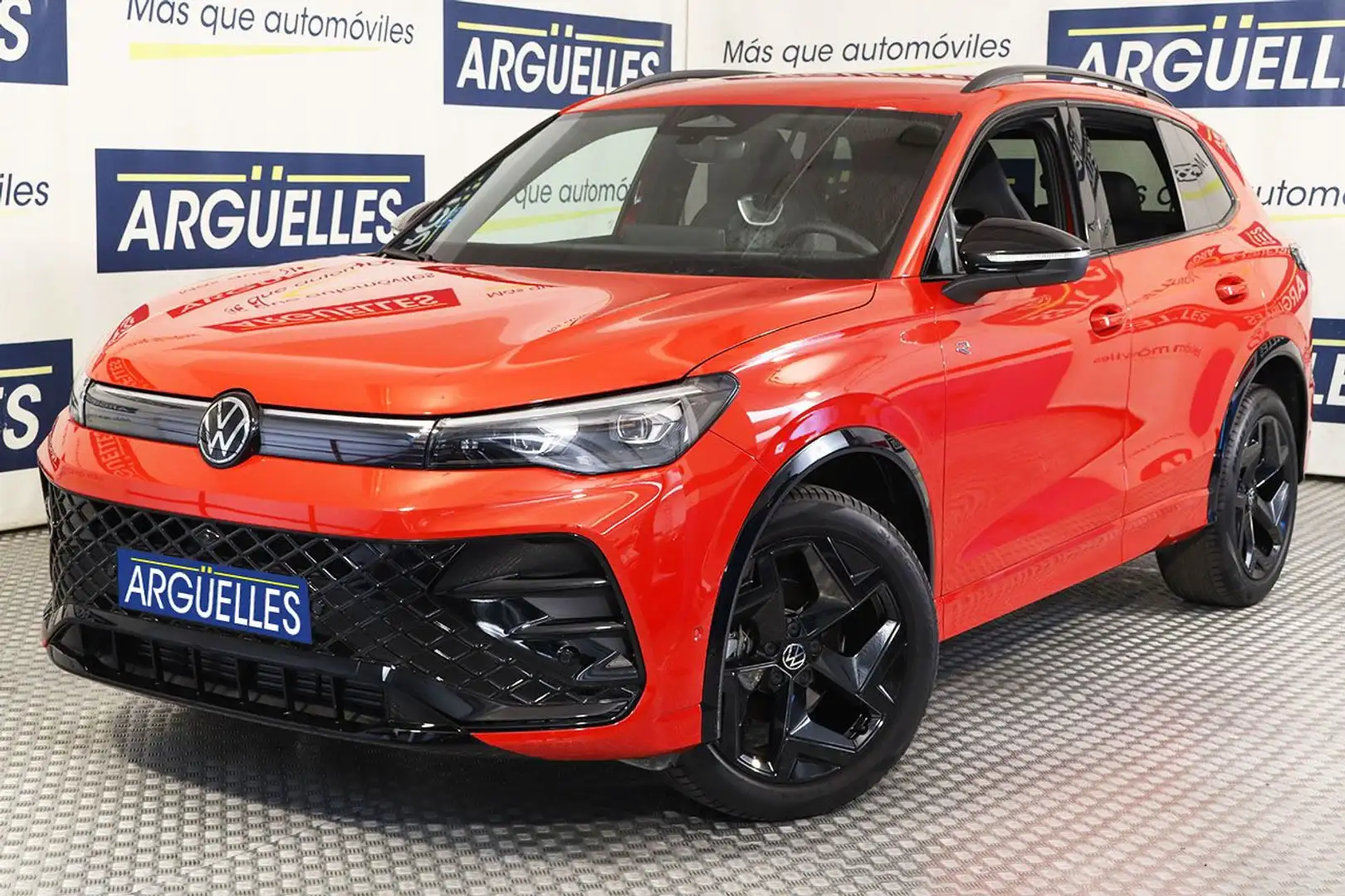 Volkswagen Tiguan R Line 1.5 eTSI 150cv DSG Rojo - 1