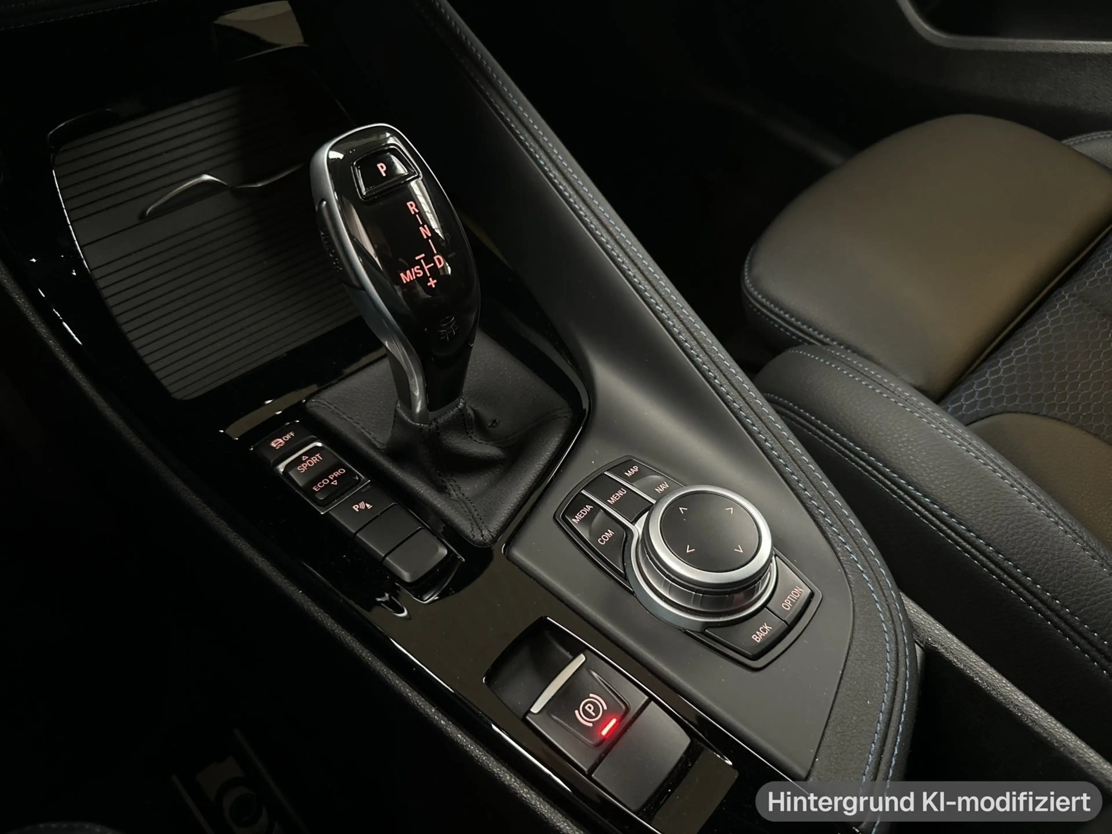 BMW X2 sDrive18d Aut.|M Sport|19"|Sportsitz|Navi|PDC — photo 12