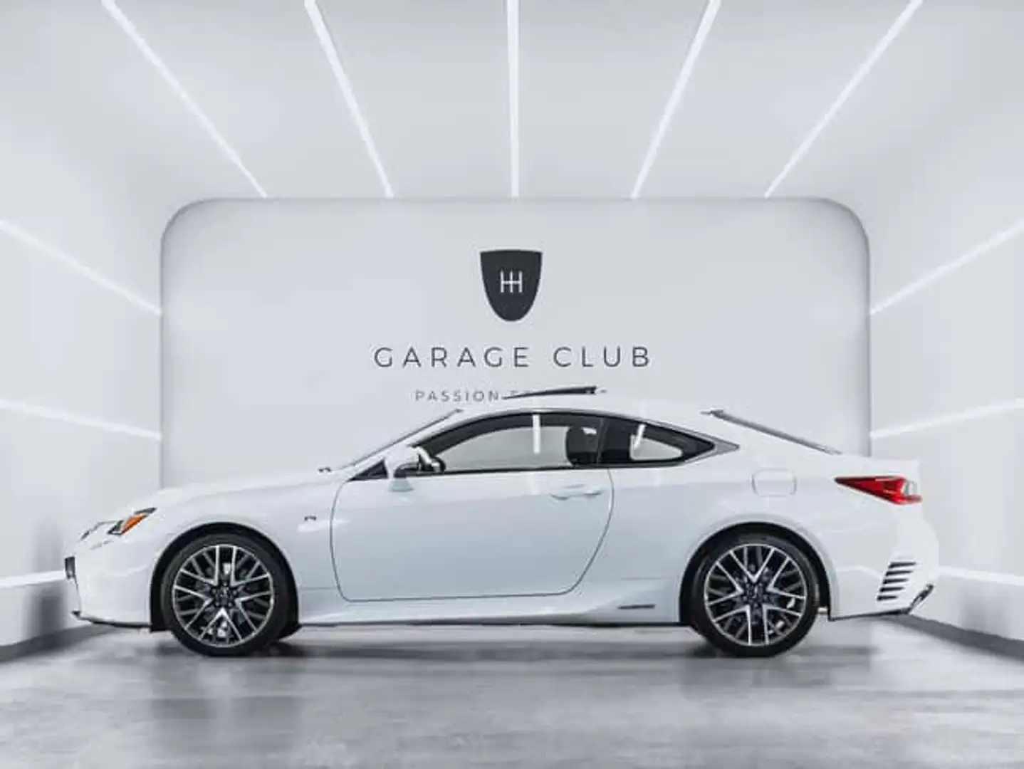 Lexus RC 300h F Sport - 2