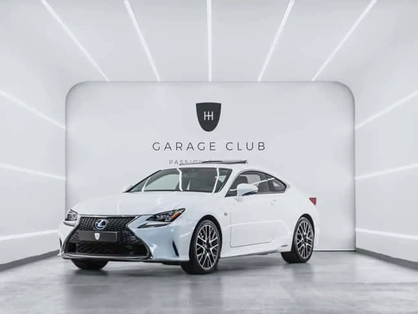 Lexus RC 300h F Sport - 1