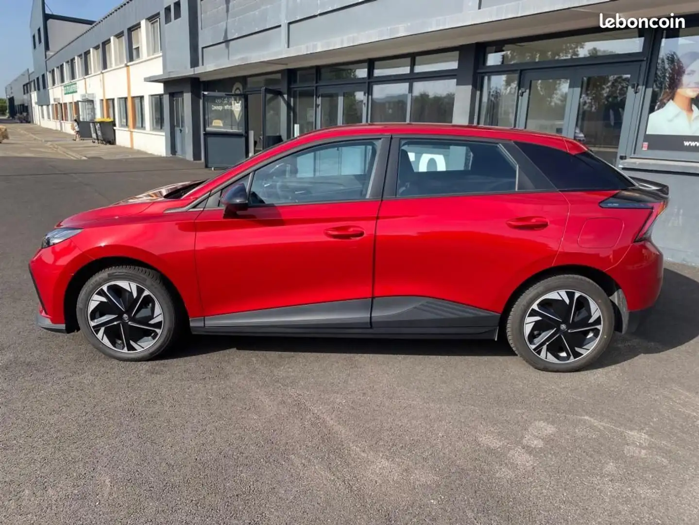 MG MG4 electric 170ch 73ppm 49kwh bva Rouge - 2