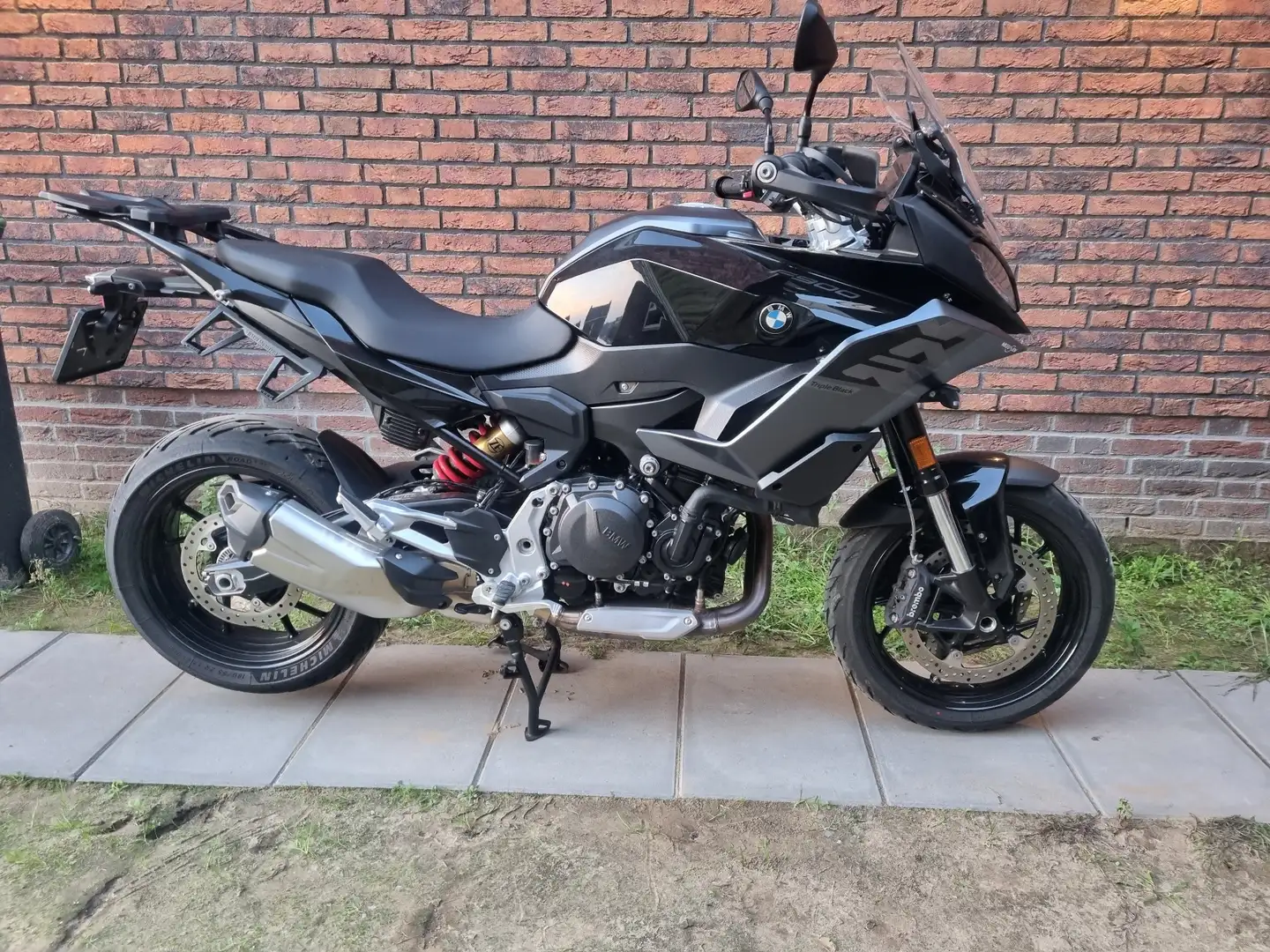 BMW F 900 XR triple black Zwart - 2