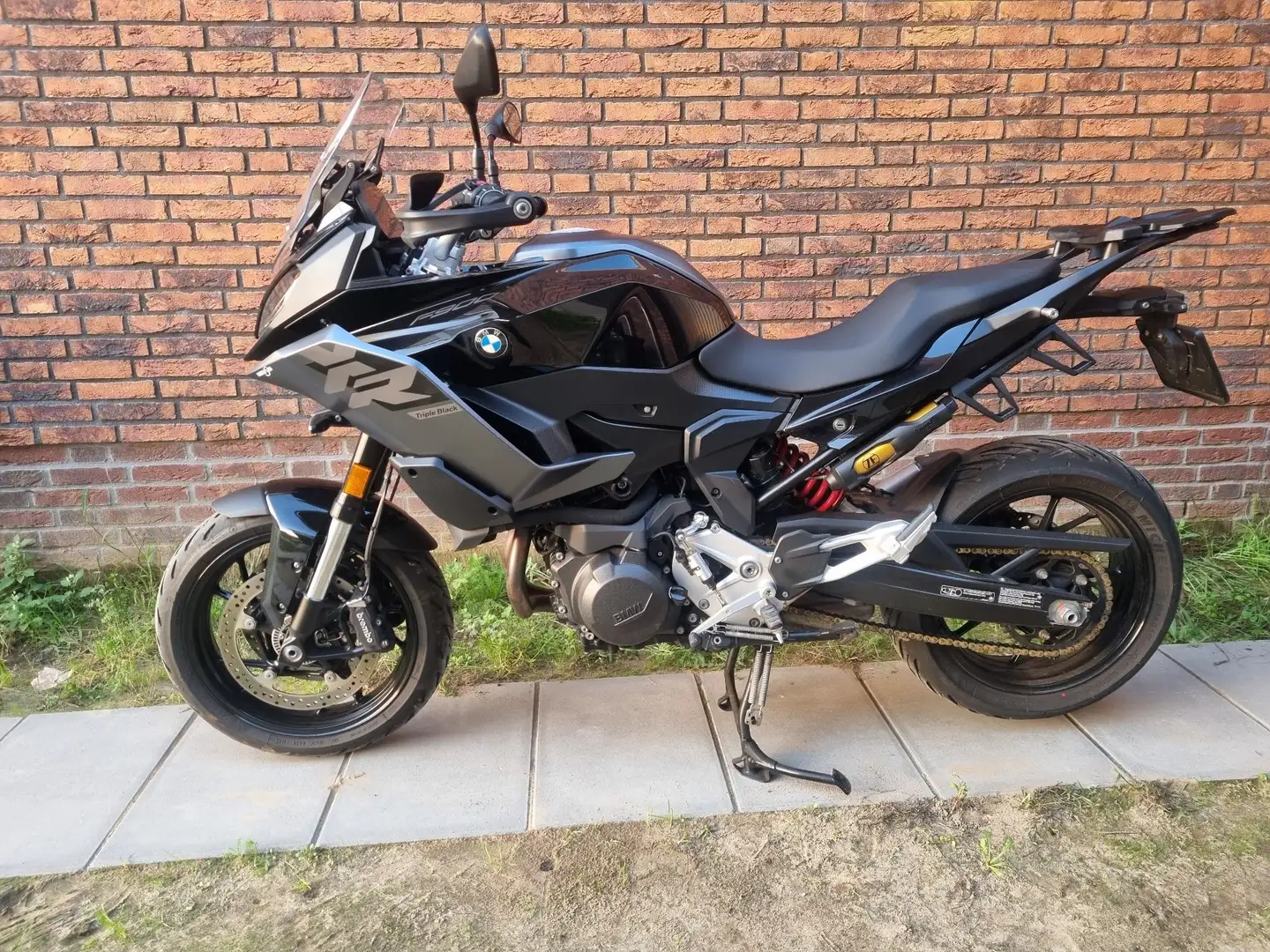 BMW F 900 XR triple black Zwart - 1