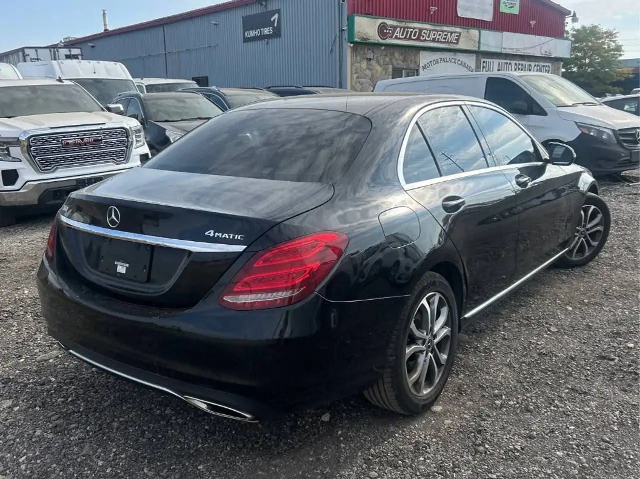 Mercedes-Benz C-Class снимка Mercedes-Benz C-Class