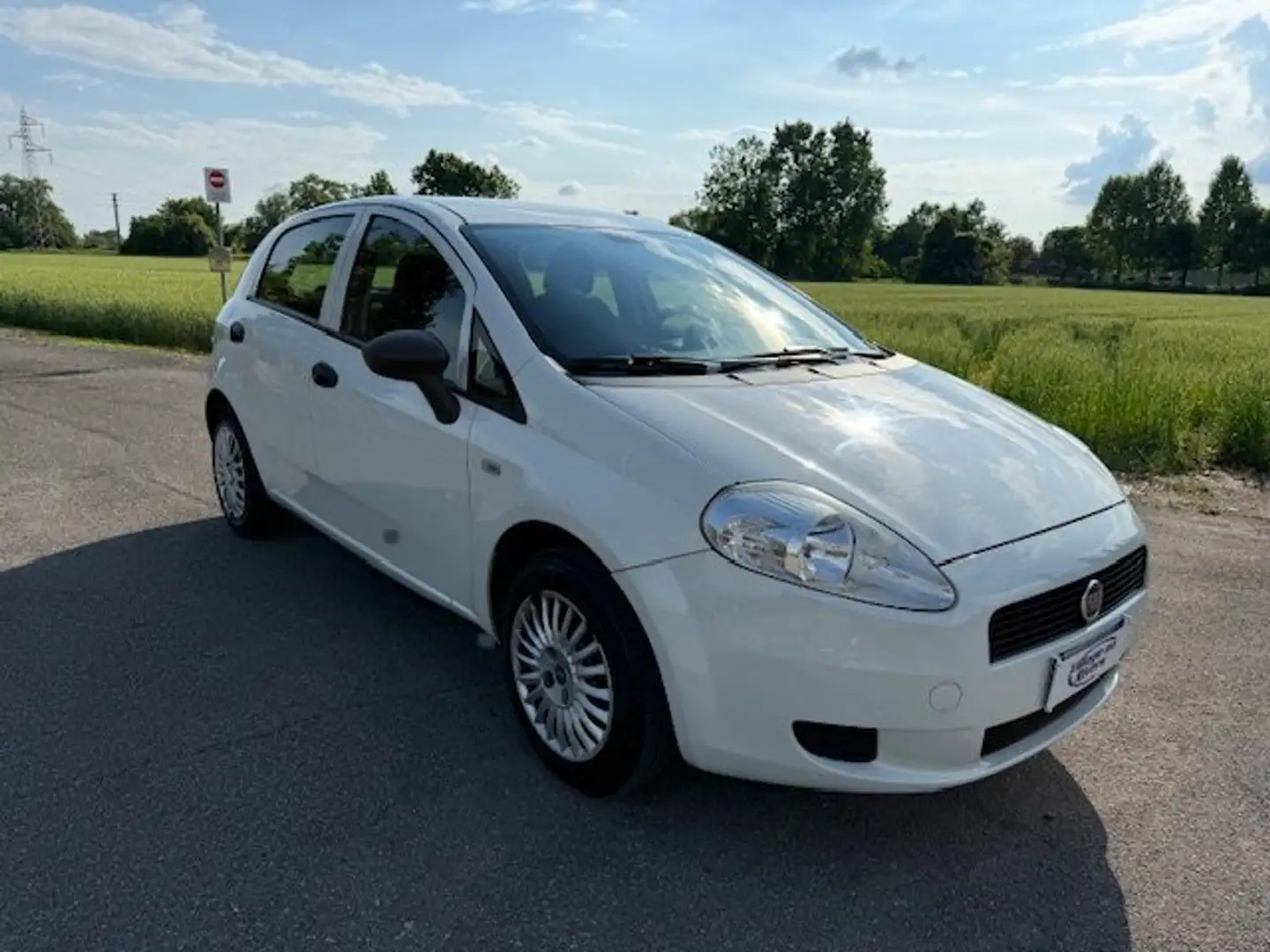 Fiat Grande Punto Grande Punto III 2014 5p 1.2 Actual s Bílá - 1