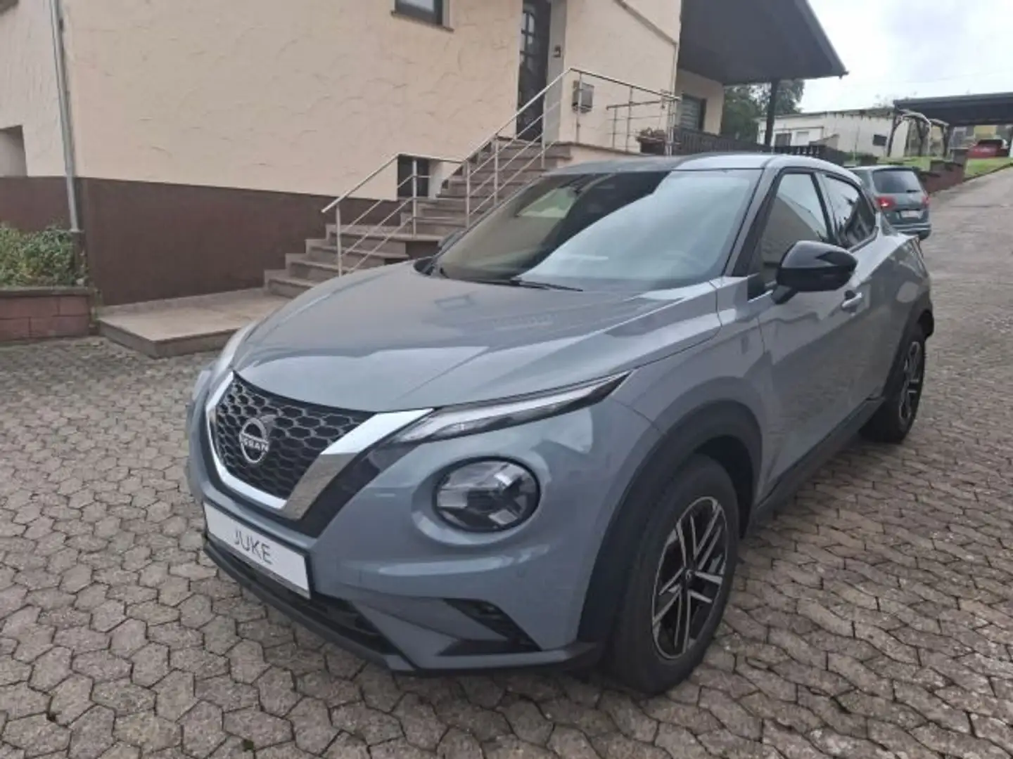 Nissan Juke 1.0 DIG-T N-Connecta Navi+360°Kamera Voll-L Grau - 2