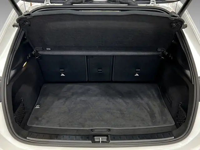 Mercedes-Benz Gla view 8