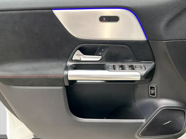 Mercedes-Benz Gla view 13