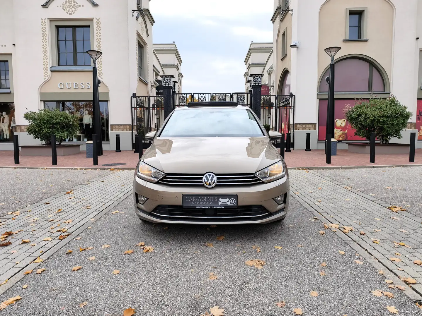 Volkswagen Golf Sportsvan SOUND / ACC / PANO / AHK / 8-Fach Gold - 2