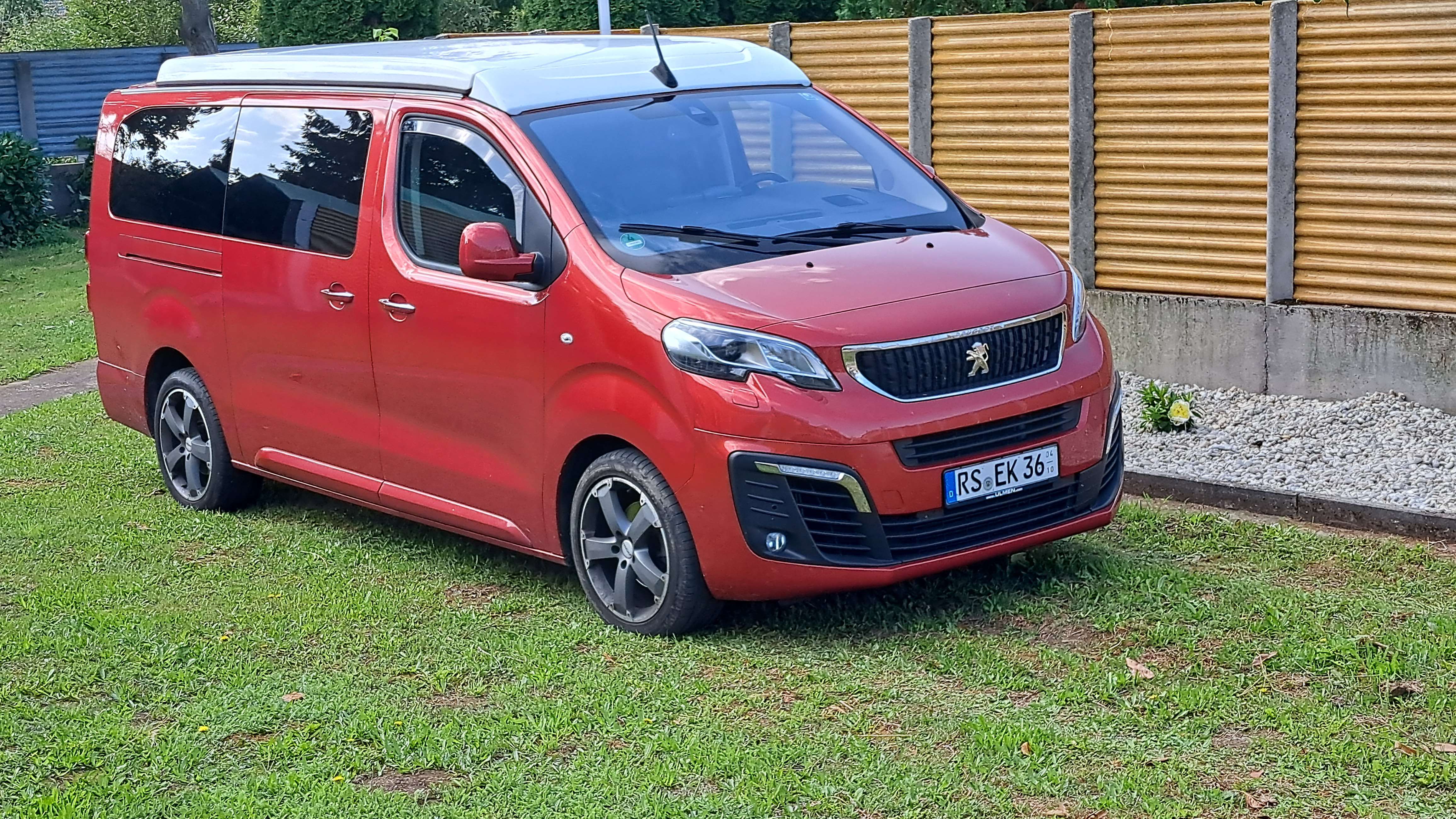 Second hand Peugeot Traveller 2.0