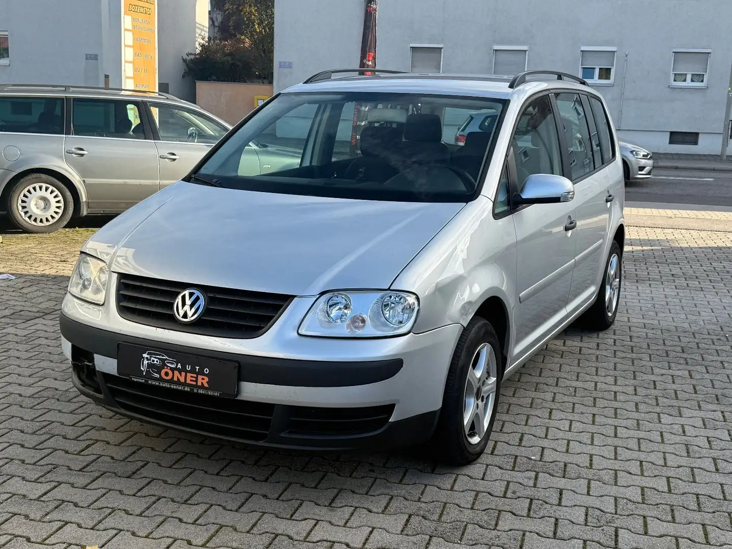 Volkswagen Touran Conceptline Silber - 1
