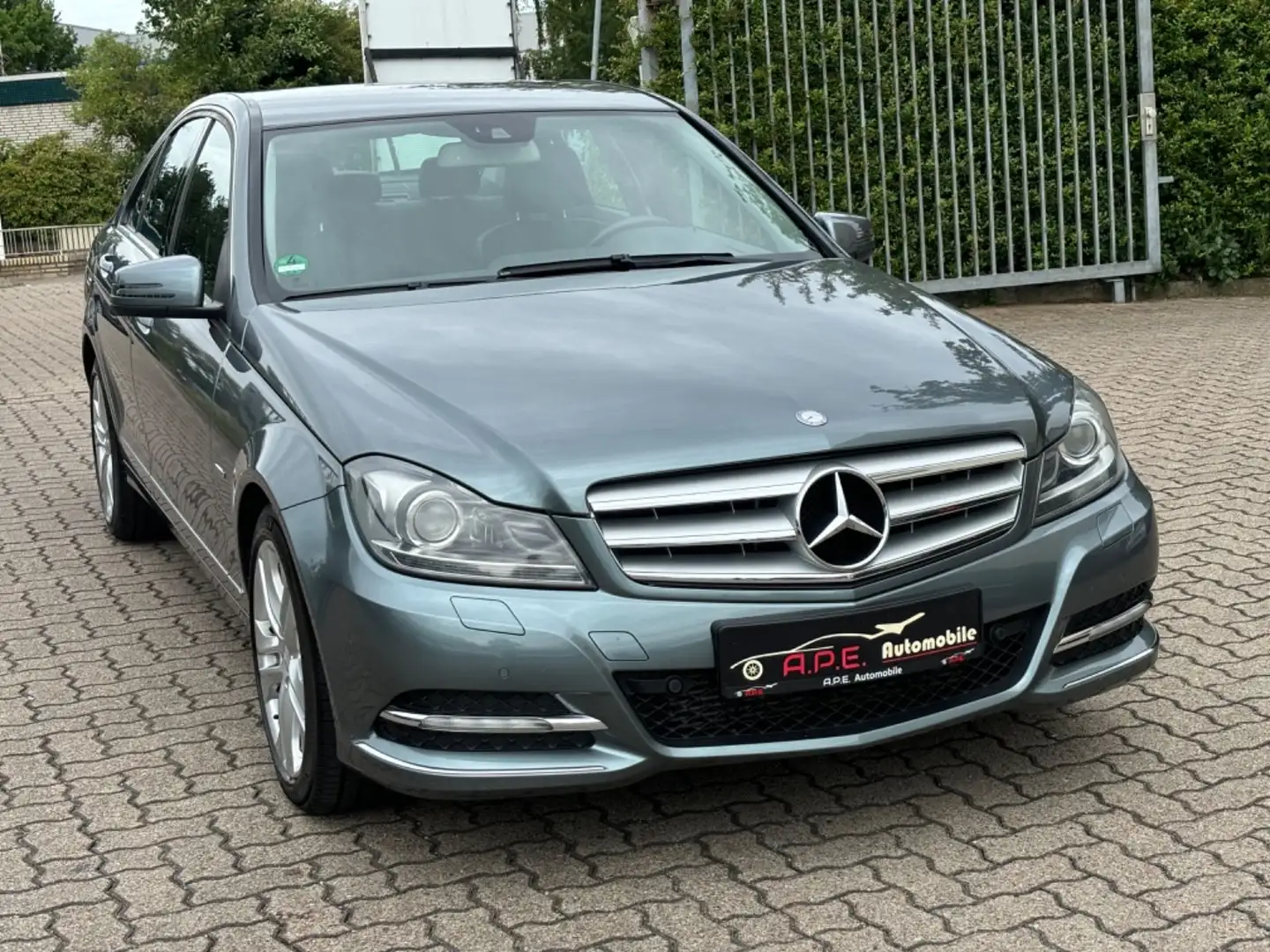 Mercedes-Benz C 180 CGI BlueEfficiency Limo Avantgarde Grijs - 1