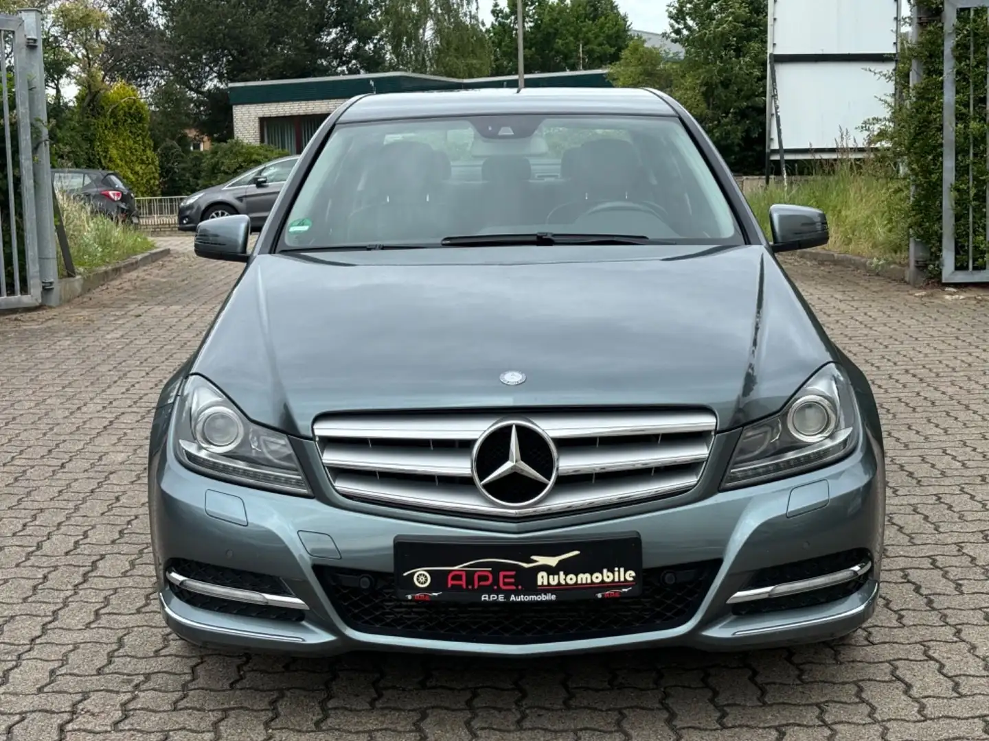 Mercedes-Benz C 180 CGI BlueEfficiency Limo Avantgarde Grijs - 2