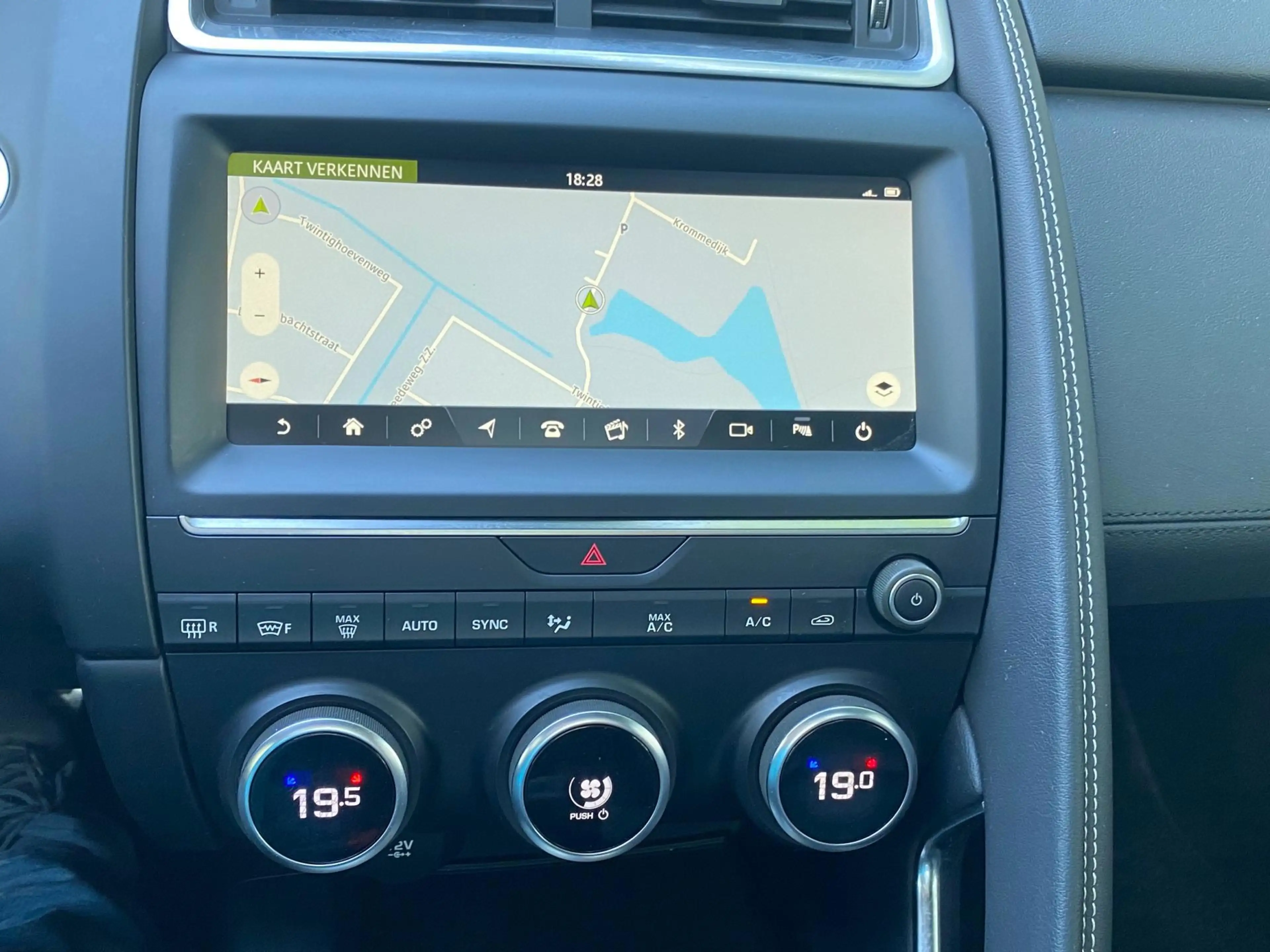 Jaguar E-Pace 2.0 D180 AWD HSE 1 Eig. b.j. 12-2019 R-Dynamic,400 — photo 15