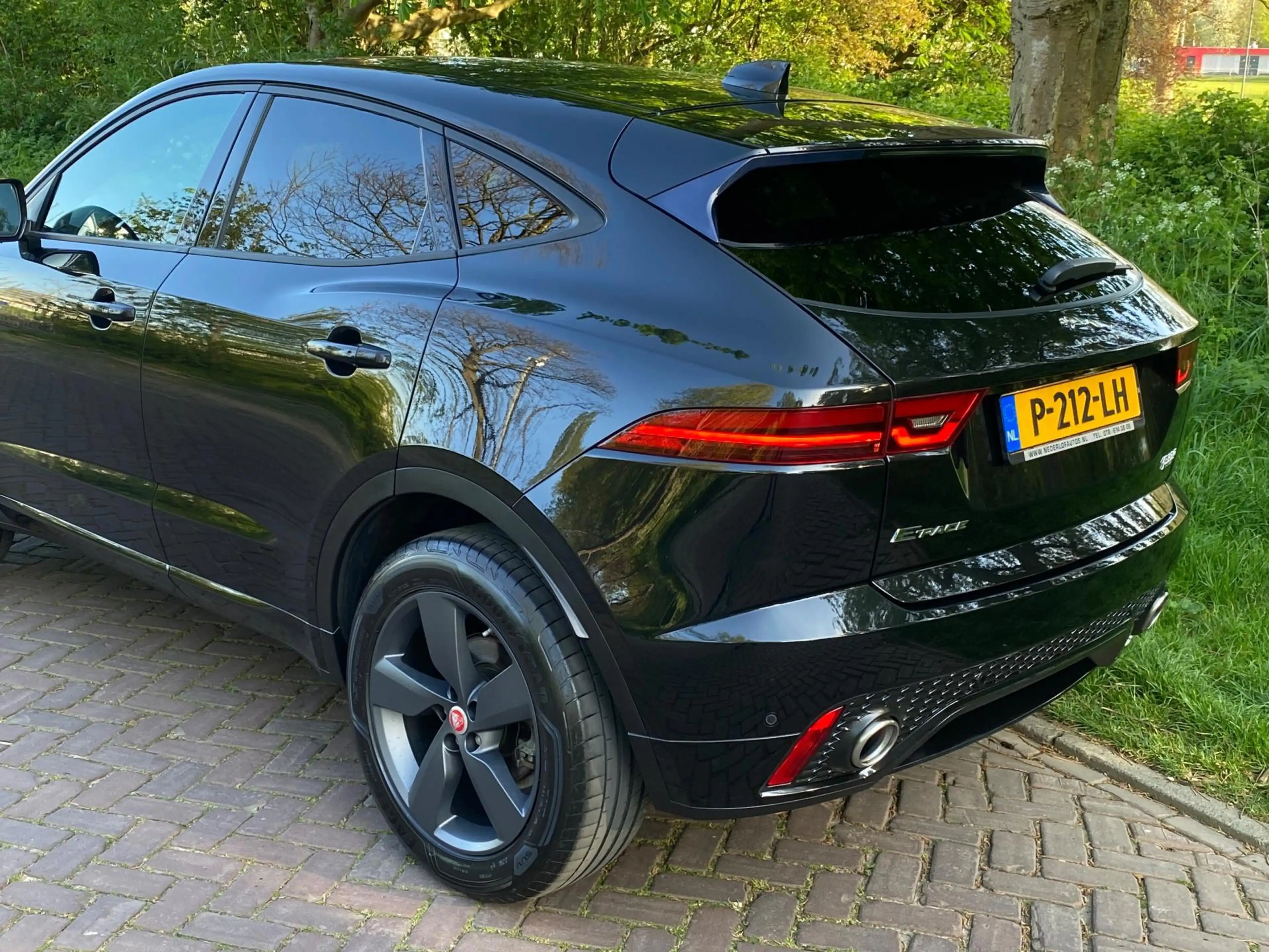 Jaguar E-Pace 2.0 D180 AWD HSE 1 Eig. b.j. 12-2019 R-Dynamic,400 — photo 2
