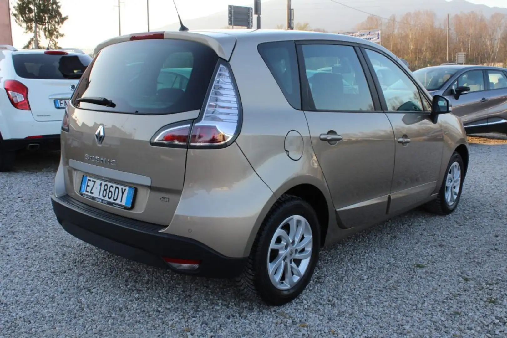 Renault Scenic XMod 1.5 dCi 110CV Start&Stop Limited Brons - 2