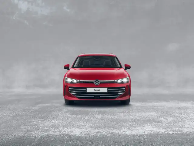 Volkswagen Passat view 3