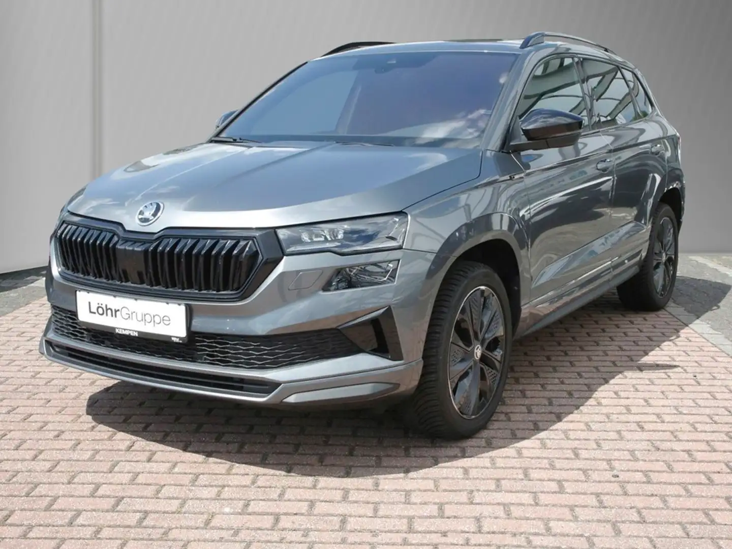 Skoda Karoq 1.5 TSI DSG Sportline Pano Navi+VC PACC RFK+PDC... Grau - 2
