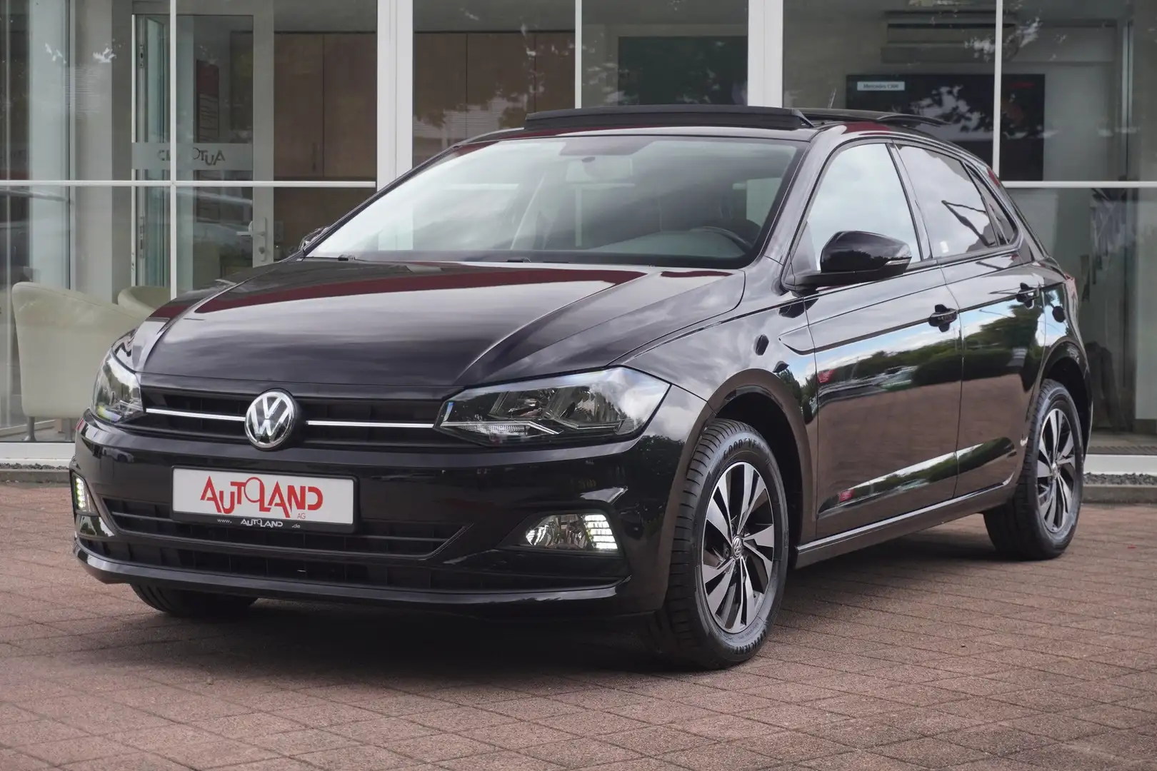 Volkswagen Polo 1.0 Comfortline Sitzheizung Schiebedach Schwarz - 2