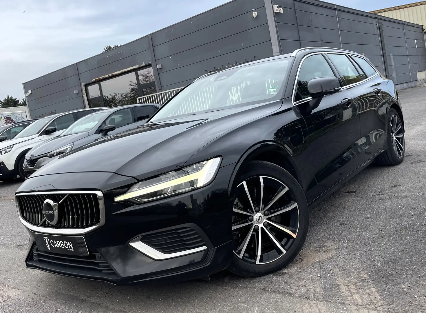 Volvo V60 2.0 T6 AWD PHEV Core Bright Recharge Noir - 2
