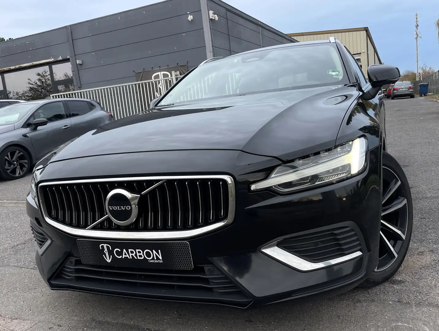 Volvo V60 2.0 T6 AWD PHEV Core Bright Recharge Noir - 1