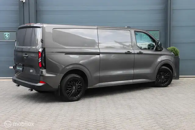 Ford Transit Custom view 8