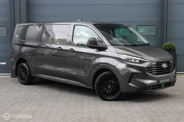 Ford Transit Custom view 4