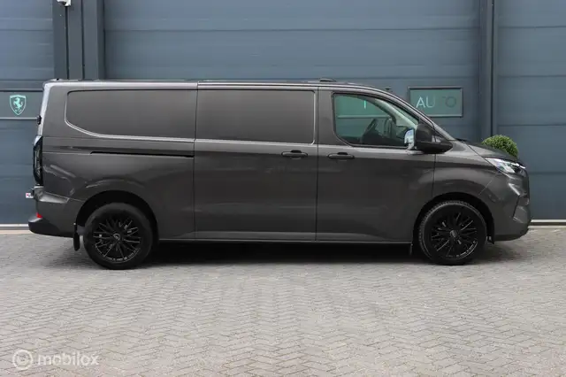 Ford Transit Custom view 5