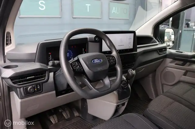 Ford Transit Custom view 3