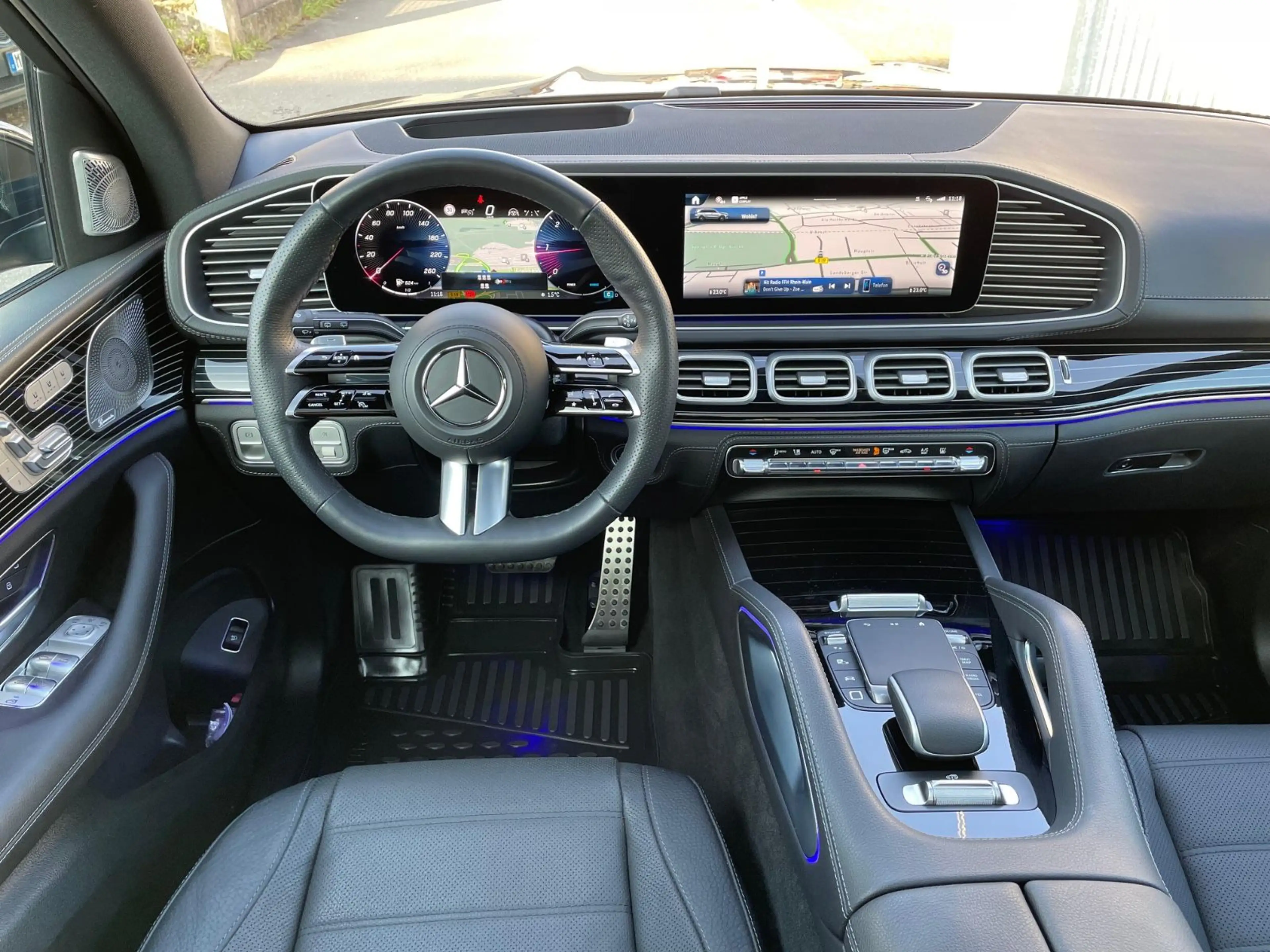 Mercedes-Benz GLS 450 d 4M AMG Full Options|Rear Entertaiment| — photo 12
