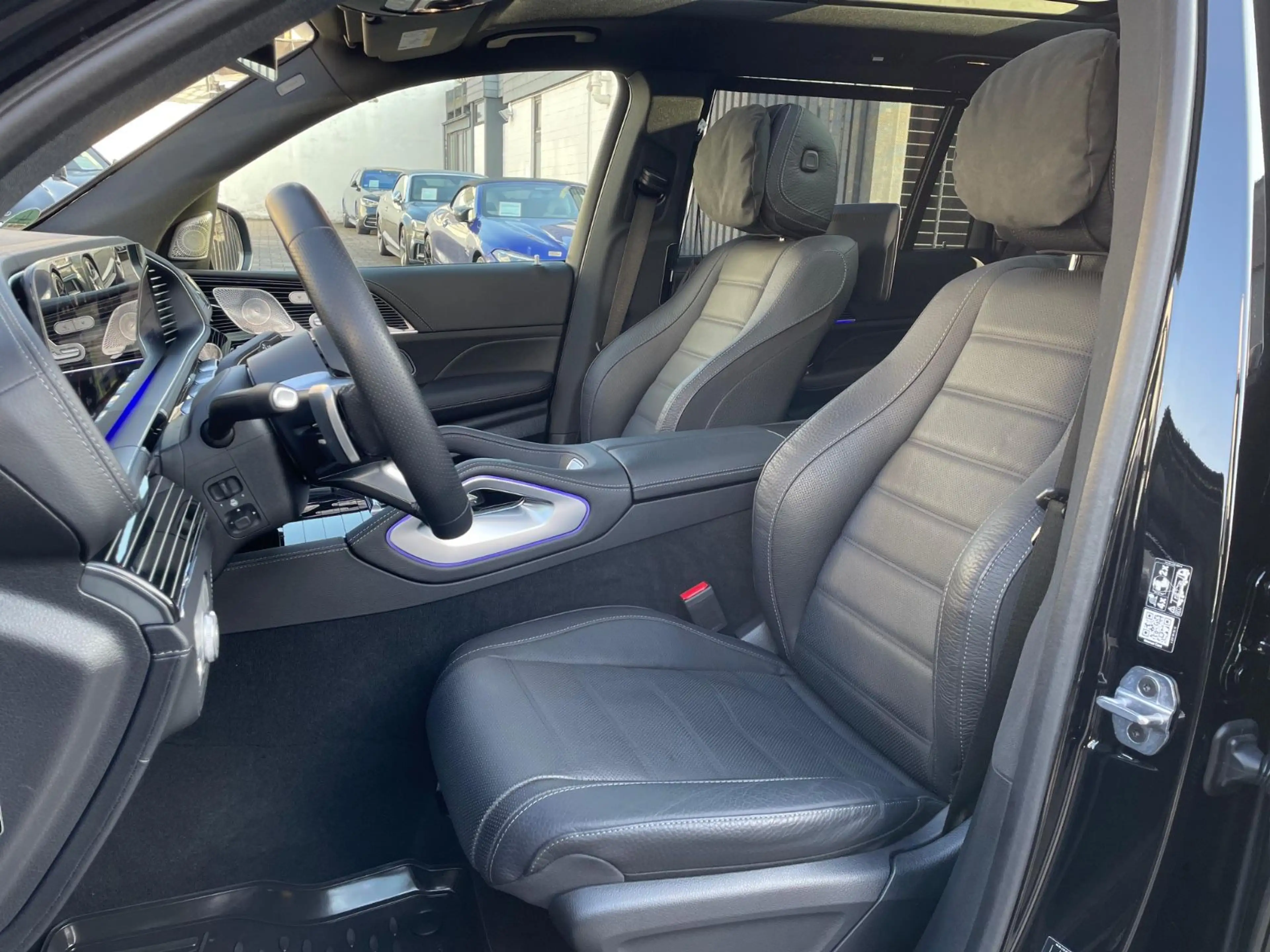 Mercedes-Benz GLS 450 d 4M AMG Full Options|Rear Entertaiment| — photo 9