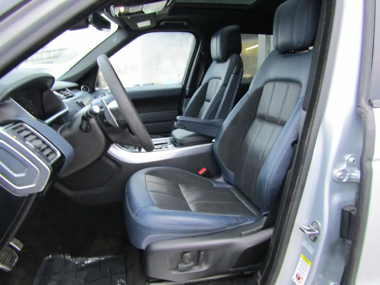 Land Rover Range Rover Sport снимка Land Rover Range Rover Sport